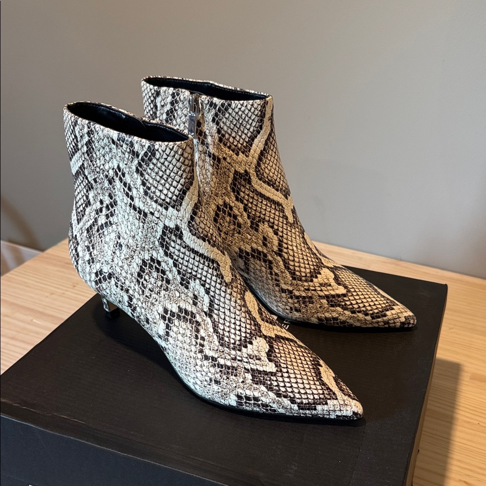 Marc Fisher Itzia leather bootie